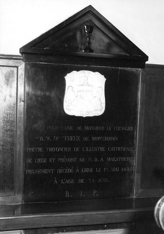 Dalle funéraire du chevalier B.-F. de Theux de Montjardin