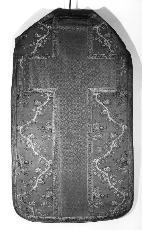 Ornement liturgique rose