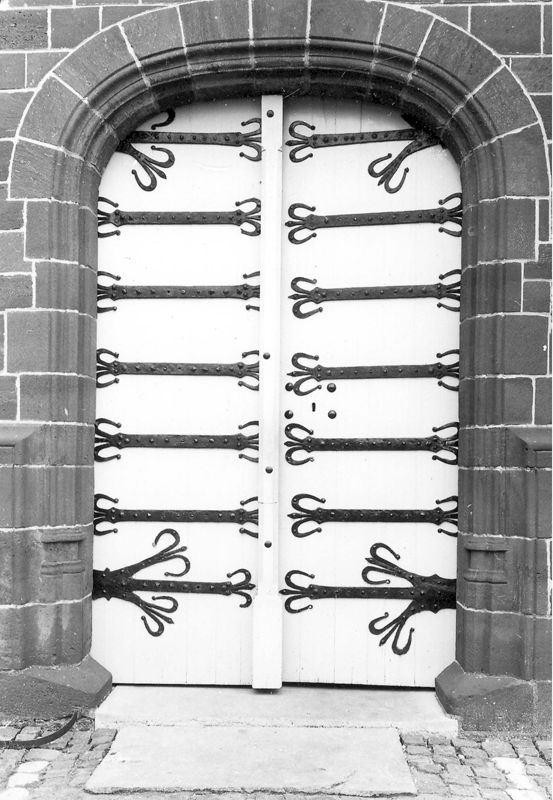porte dans un mur extérieur / Kerk Sint-Pieter[Testelt]