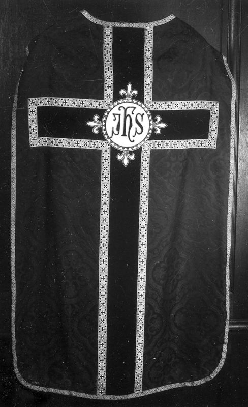 chasuble / Kerk Sint-Denijs[Roborst]
