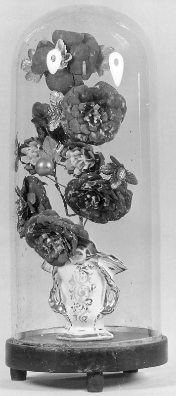 bouquet sous globe / Kerk Sint-Christoffel[Scheldewindeke]