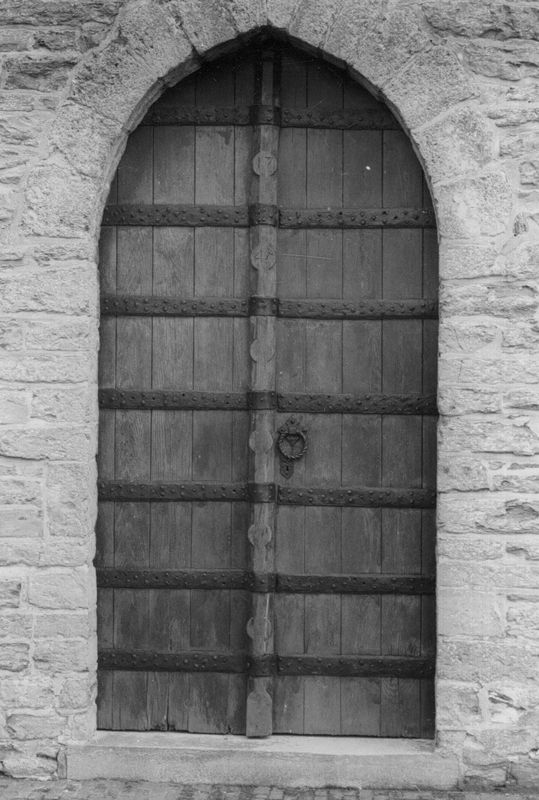 porte dans un mur extérieur / Kerk Sint-Bavo[Baaigem]