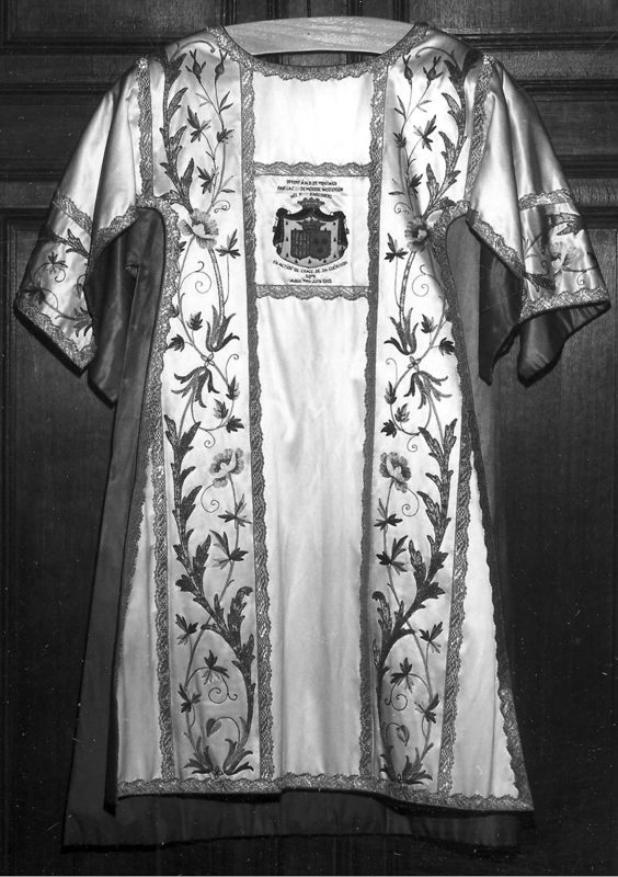 vêtement liturgique / Kerk Onze-Lieve-Vrouw[Scherpenheuvel]