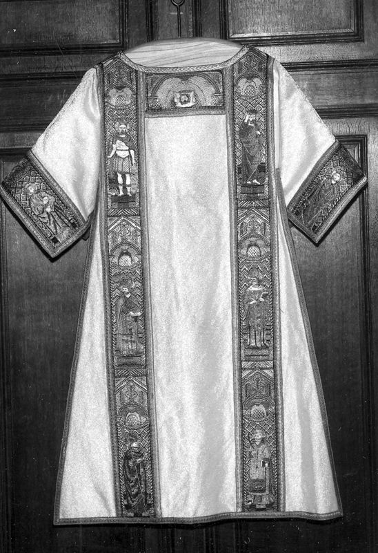 vêtement liturgique / Kerk Onze-Lieve-Vrouw[Scherpenheuvel]