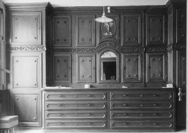 armoire de sacristie / Kerk Sint-Genoveva[Steenhuffel]