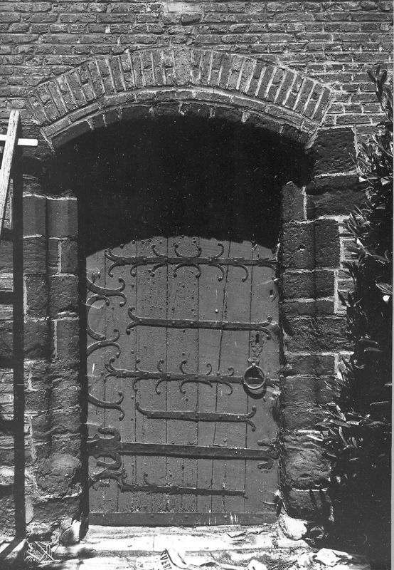 porte dans un mur extérieur / Kerk Sint-Eustachius[Zichem]