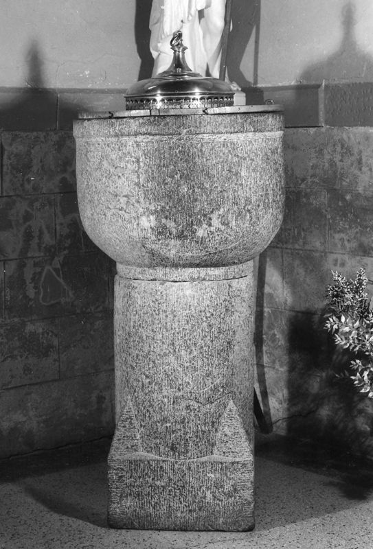fonts baptismaux / Eglise Saint-Joseph[Ernonheid]