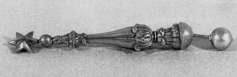 sceptre[bâton] / Eglise Saint-Félix[Filot]