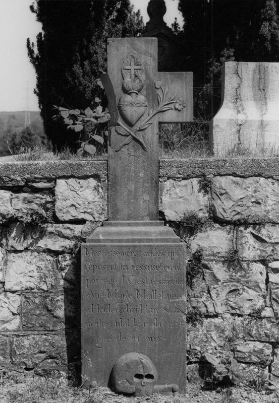 Croix funéraire d'Ane Marguerite Maillet