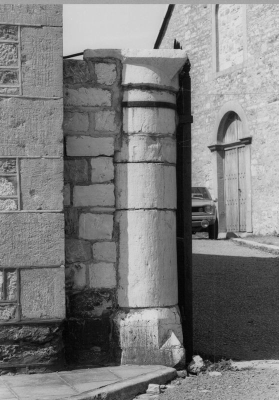colonne[élément d'architecture] / Eglise Saint-Félix[Filot]