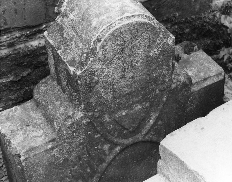 Croix funéraire d'Anne Charotte