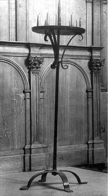 porte-cierges en couronne / Kerk Sint-Blasius[Sint-Blasius-Boekel]