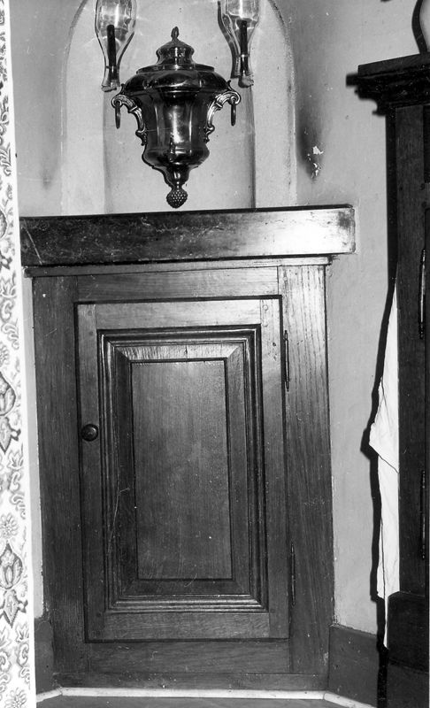armoire encastrée / Kerk Sint-Pietersbanden[Dikkele]