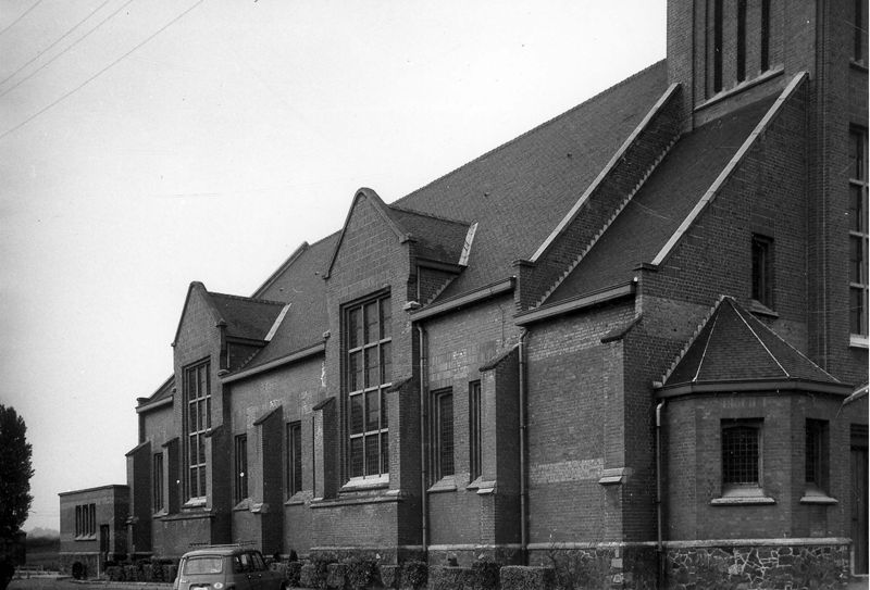 église paroissiale / Kerk Sint-Theresia van het Kind Jezus[Overbeke(Wetteren)]