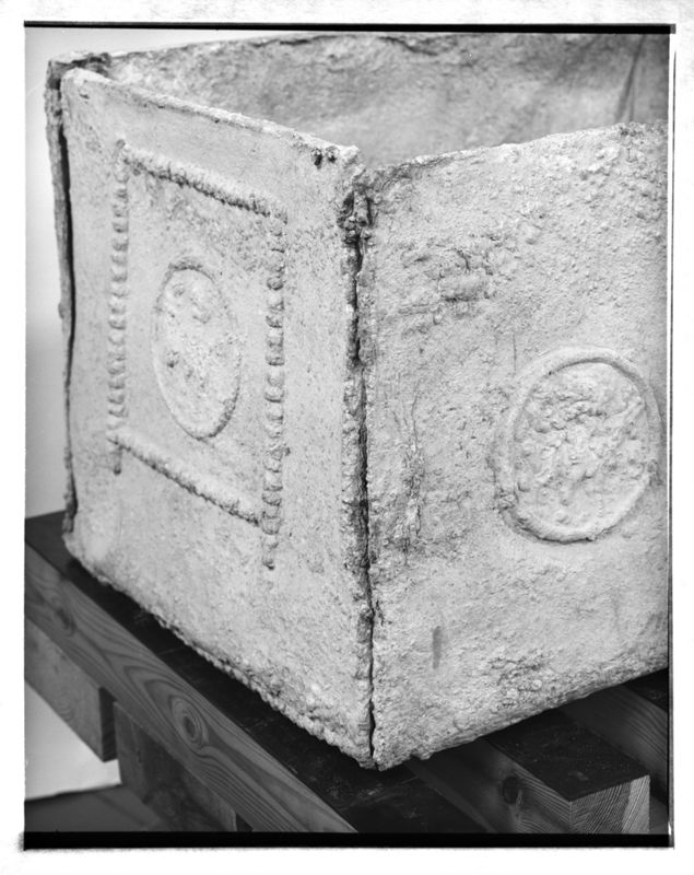 sarcophage de la nécropole romaine de la rue Perdue
