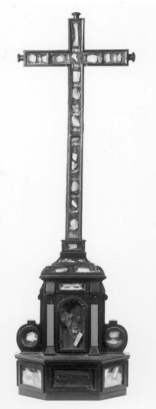 croix-reliquaire / Kerk H. Maagd Maria