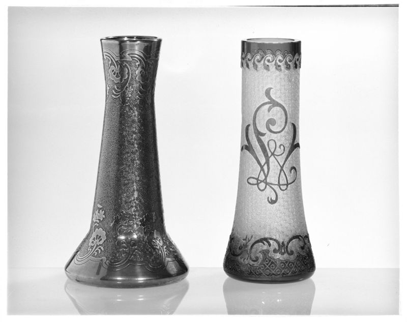 Vase cylindrique élargi à la base