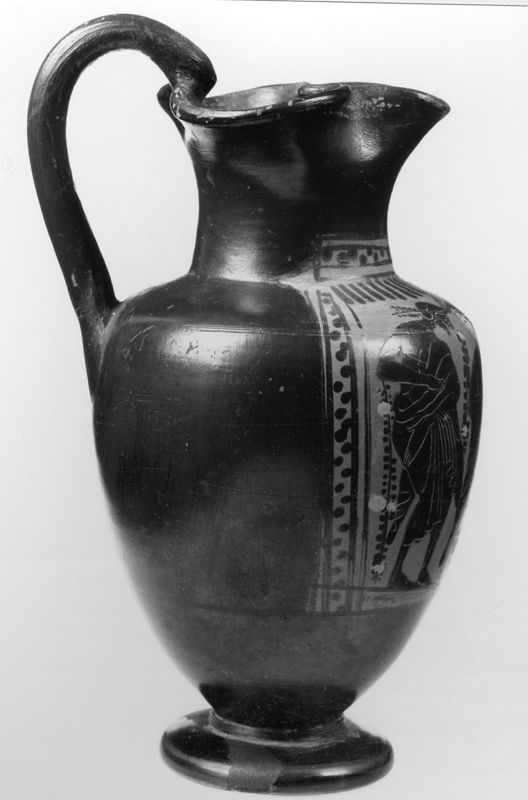 Oenochoé à figures noires