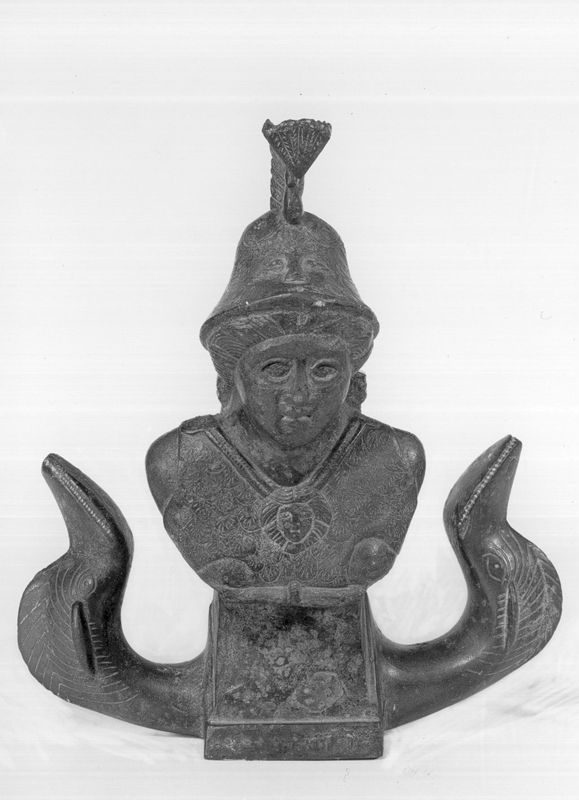 Pièce de harnachement (gaine de suspension de char) décorée d'un buste de Minerve