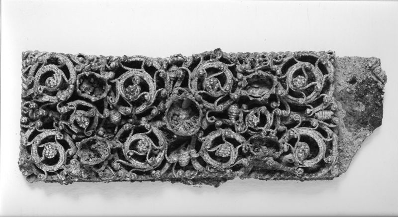 Plaquette avec filigranes et chatons