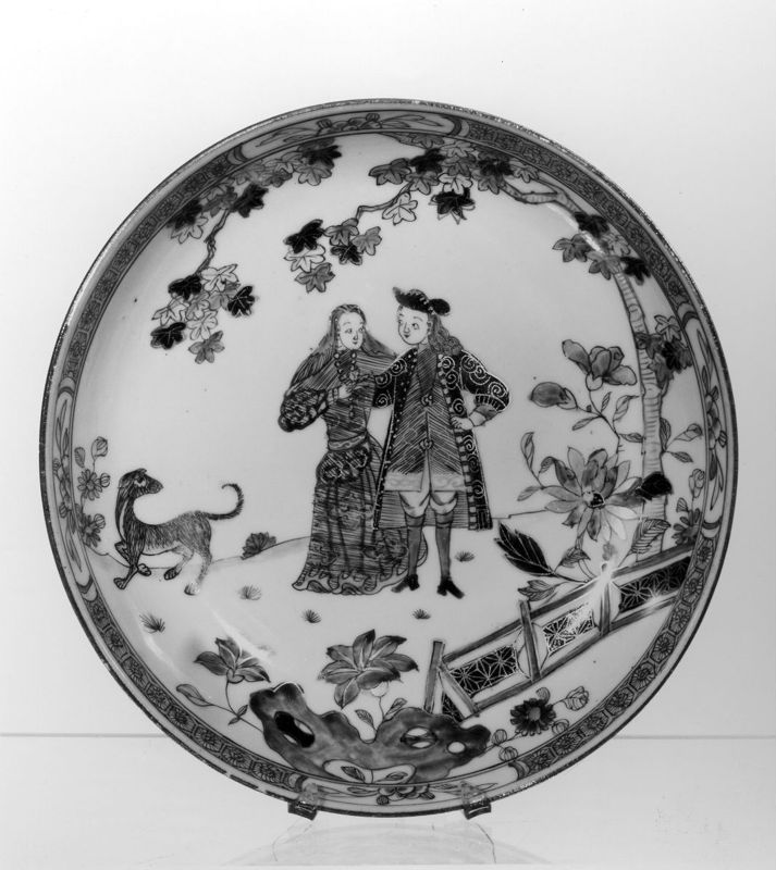 Petite assiette à décor de personnages