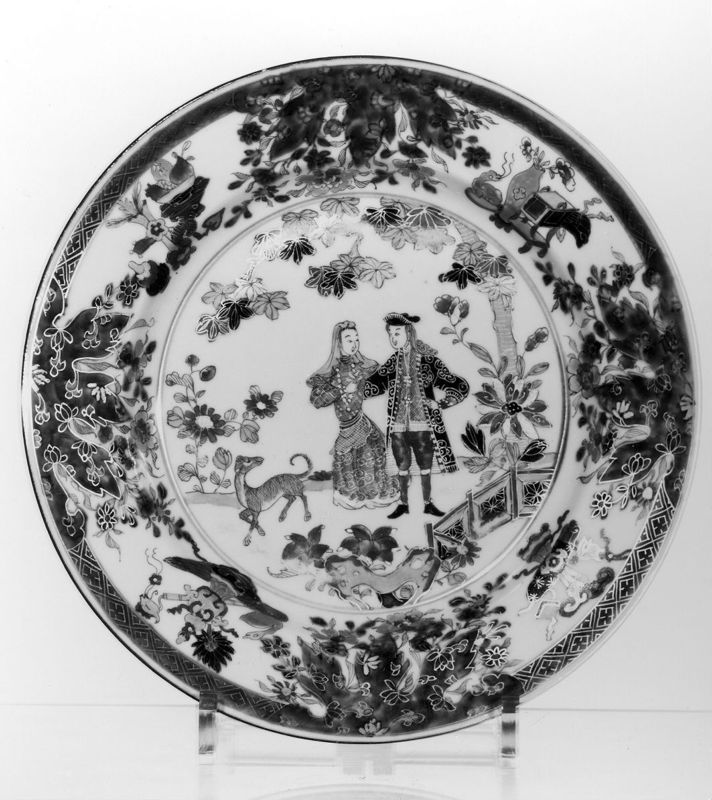 Assiette avec décor de personnages