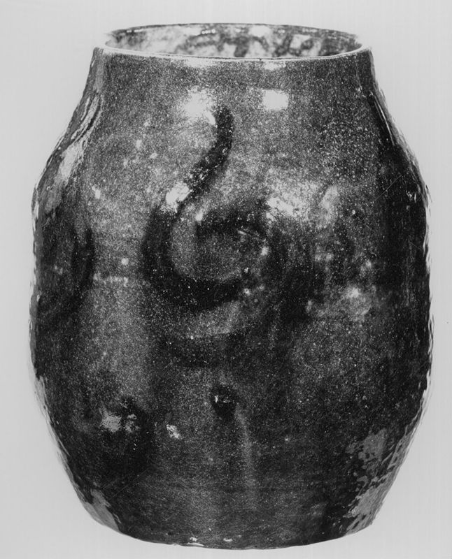 vase gris vert à décor noir