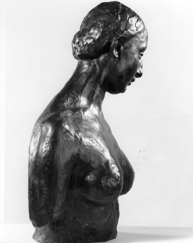 Torse de jeune femme / Torse penché / Buste de jeune fille / buste penché / Nel Wouters