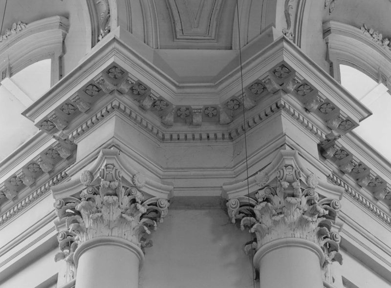 corniche[listel] / Eglise Saint-Guibert[Gembloux]