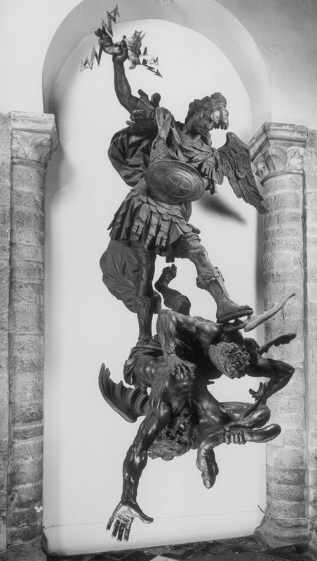 Saint Michel terrassant le démon