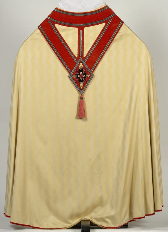 Koorkap uit klein pontificaal vervaardigd ter gelegenheid van wereldtentoonstelling in 1958