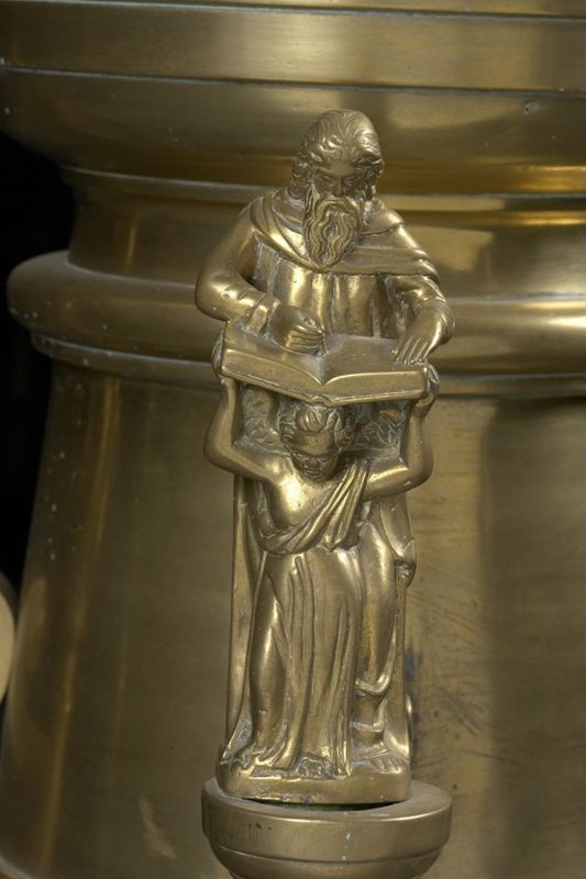 aigle-lutrin / Kathedraal Sint-Salvator