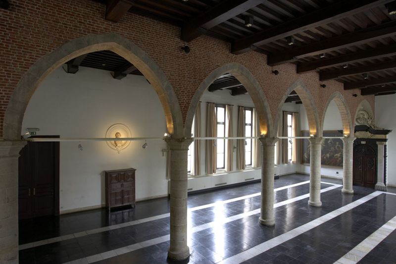 Voormalige ziekenzaal in het St.-Elisabethgasthuis (nu Kanunnik Van Gesselzaal - Elzenveld)
