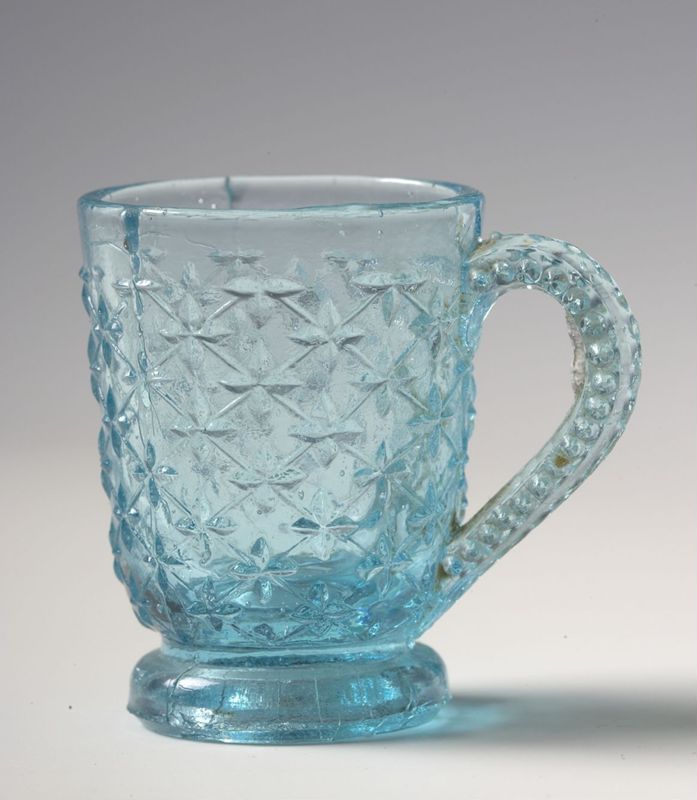 Verre bleu à anse
