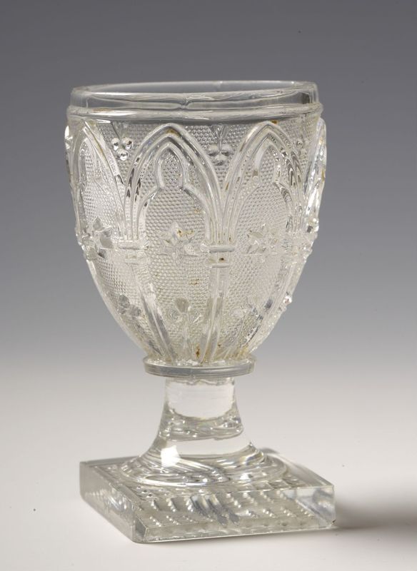Verre néo-gothique