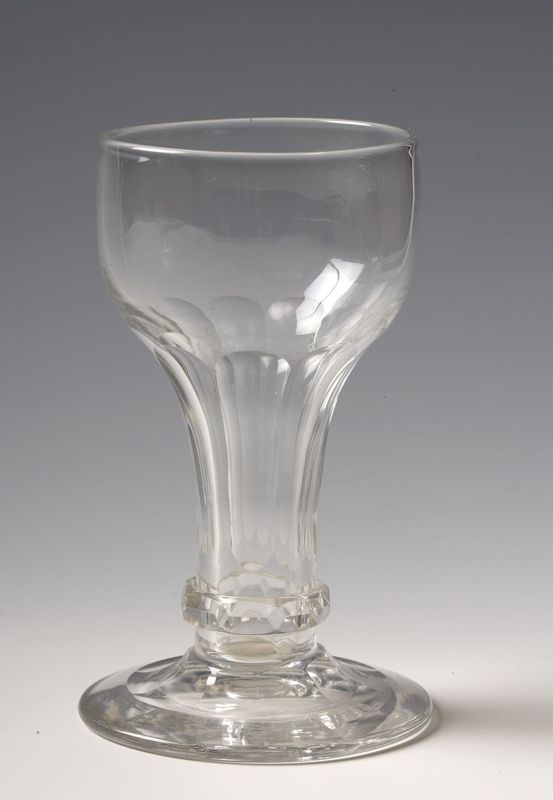 Verre à jambe creuse de type "impossible"