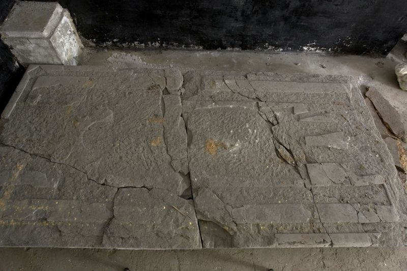 Grafsteen van Zeger van Kortrijk, hoogbaljuw van Gent