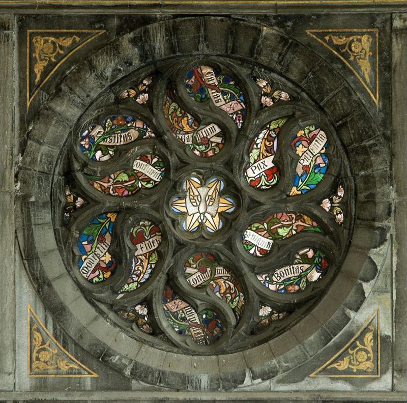 Oculus - Vitrail des Vertus du Saint-Esprit