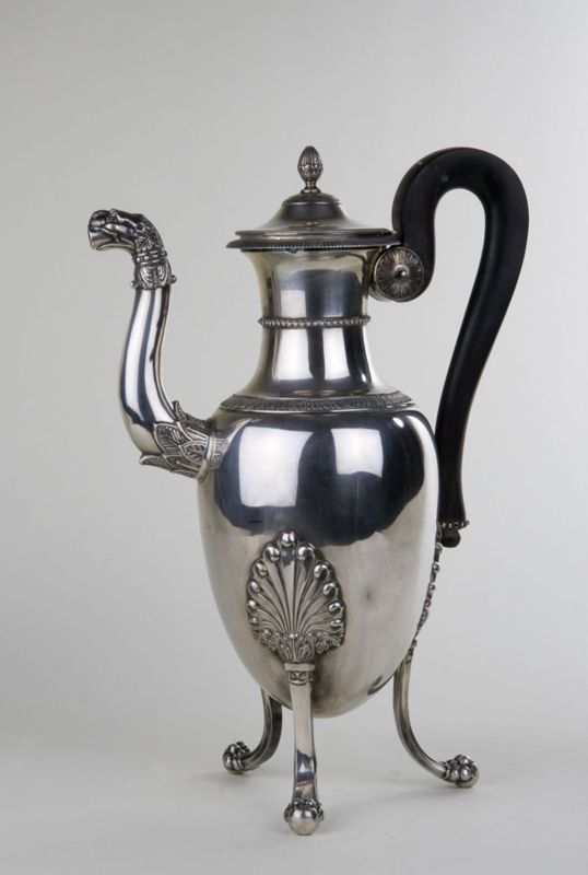 Cafetière tripode
