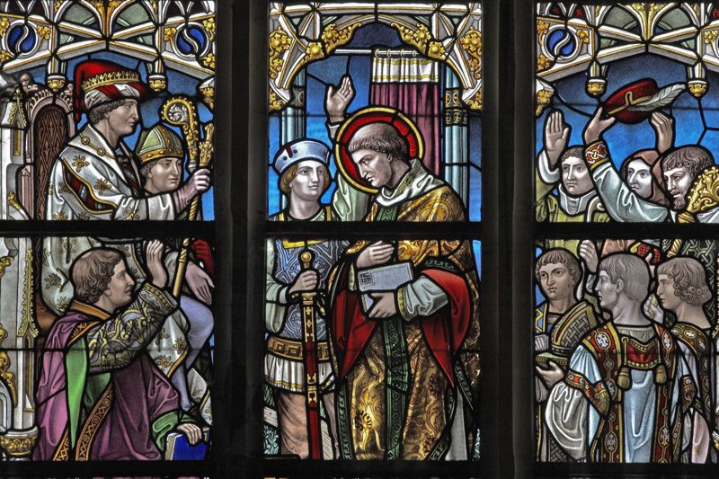 Vitrail dit  de l' " Humilité " : Consécration et intronisation de Lambert par le roi Childéric II