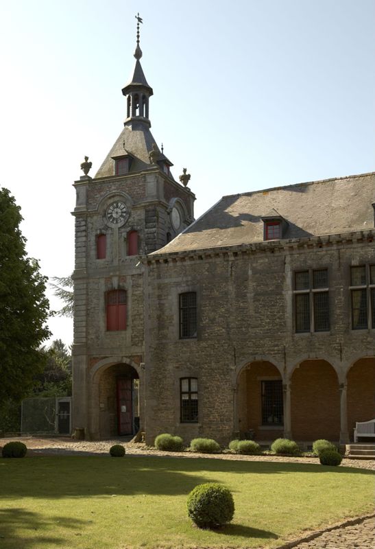 château fort / Château fort et musée d'art[Fondation van der Burch]