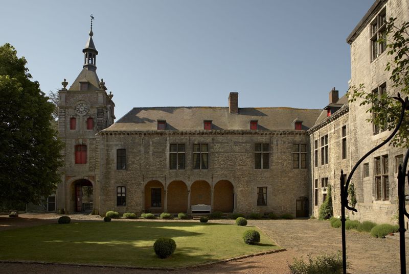 château fort / Château fort et musée d'art[Fondation van der Burch]