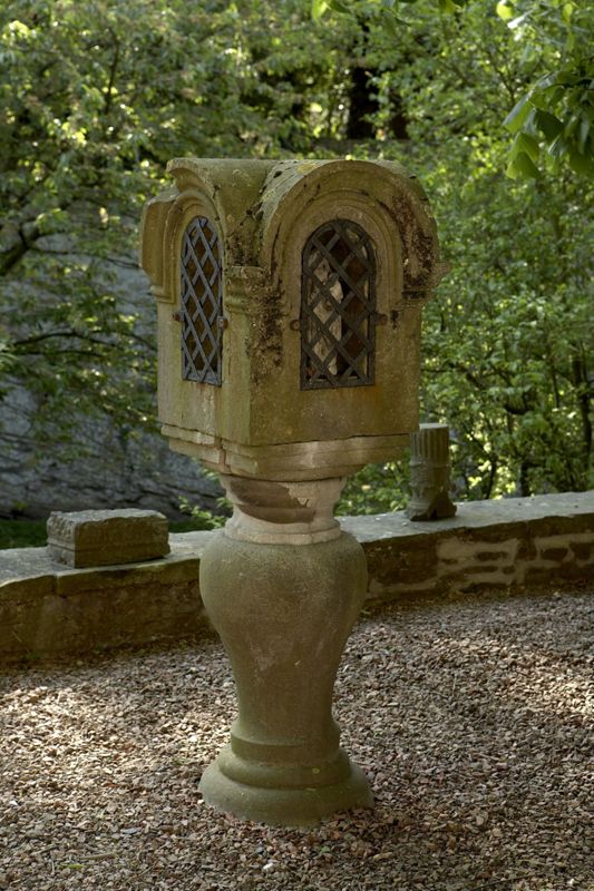 potale[f] / Château fort et musée d'art[Fondation van der Burch]