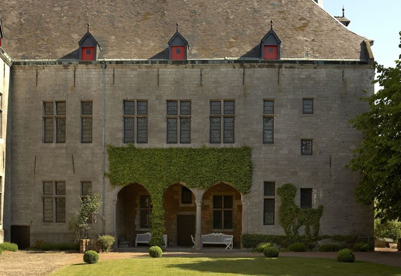 château fort / Château fort et musée d'art[Fondation van der Burch]