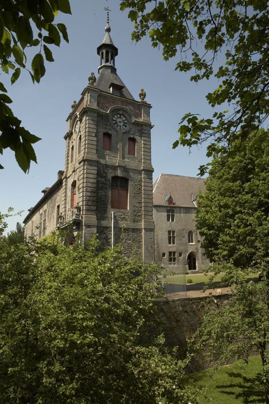 château fort / Château fort et musée d'art[Fondation van der Burch]