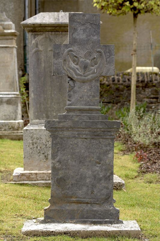 Croix funéraire de Jean-Joseph Pion (?)