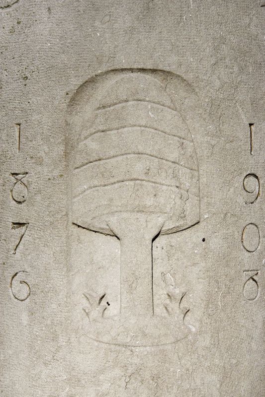 Monument en hommage aux " pionniers coloniaux "