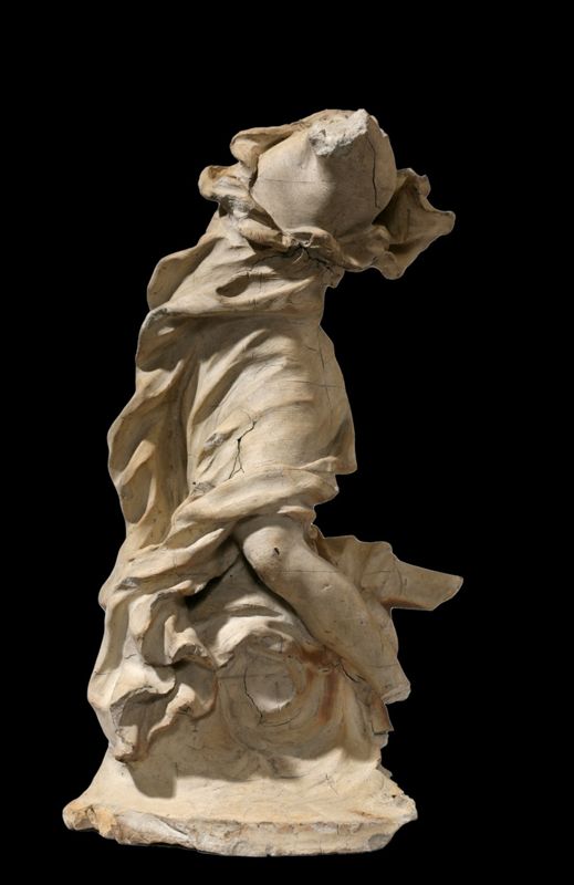 Ange agenouillé