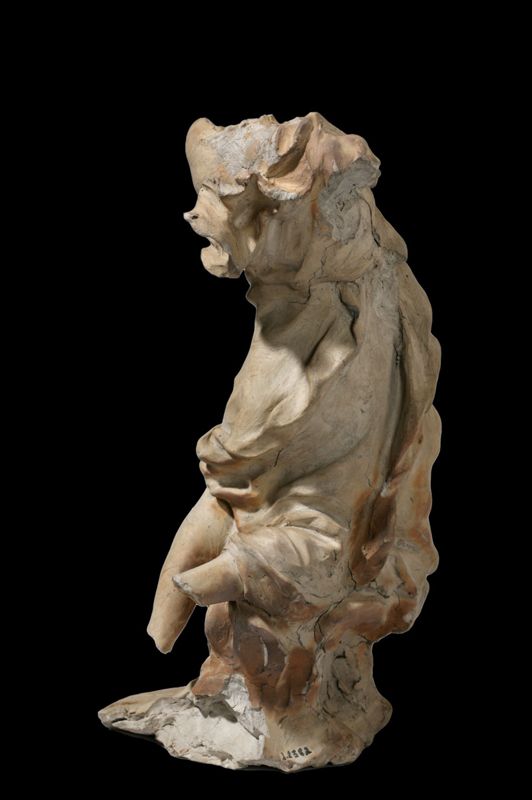 Ange agenouillé