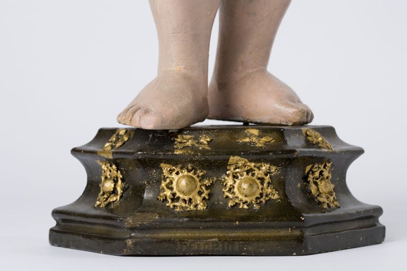 Enfant Jésus bénissant avec globe